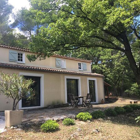 Villa De Carbonelle Pierrevert Eksteriør bilde